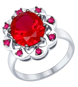 Кольцо из серебра с корундом рубиновым (синт.) и красными фианитами 84010025