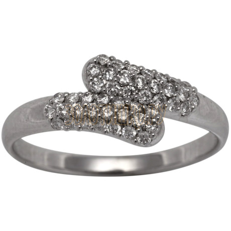 Золотое кольцо с бриллиантами 1_00972