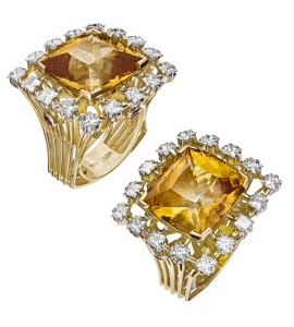Золотое кольцо с топазом, бриллиантами и рубином