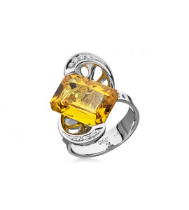 Кольцо из белого золота с сапфиром и бриллиантами